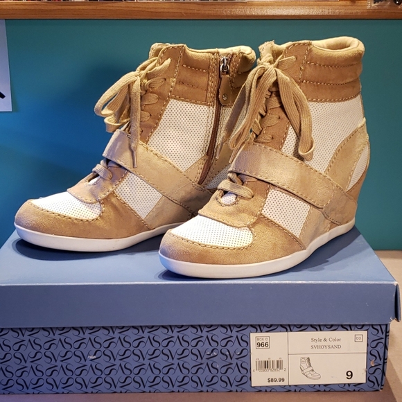 Simply Vera Wedge Sneakers Sz. 9 - Picture 3 of 7